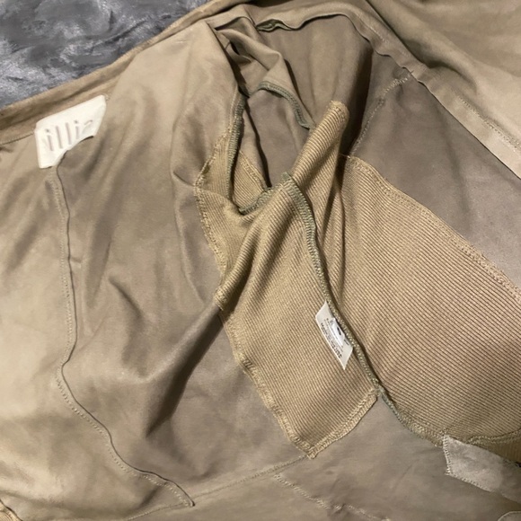 Women's Jacket - Picture 16 of 17